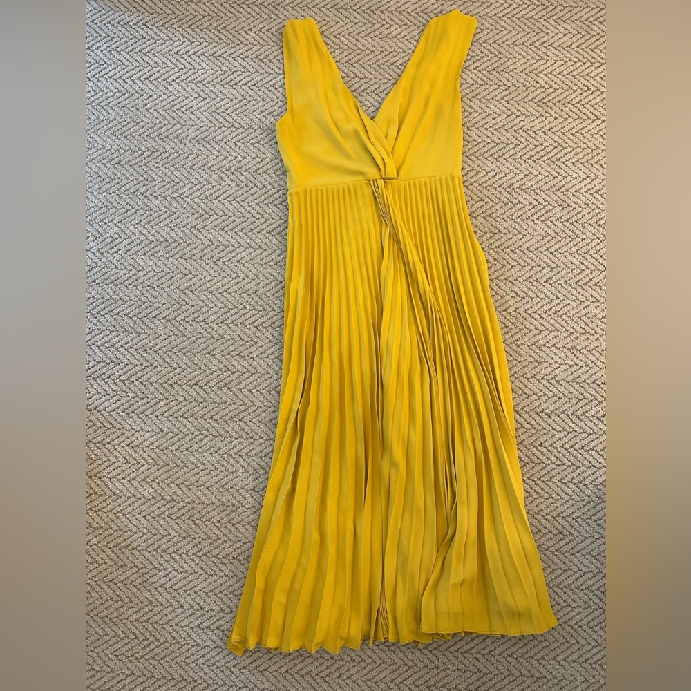 Vince pleated midi dress - Picture 5 of 8